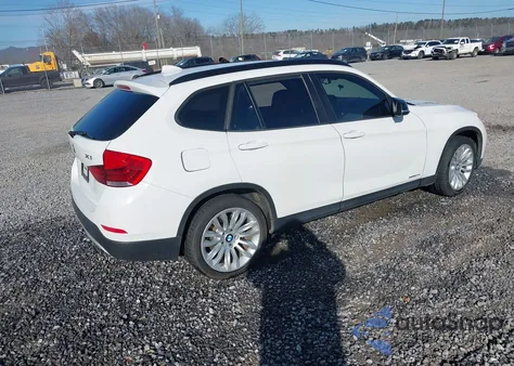 2015 BMW X1 Sdrive28I z USA, uszkodzony, nr VIN WBAVM1C50FV319186